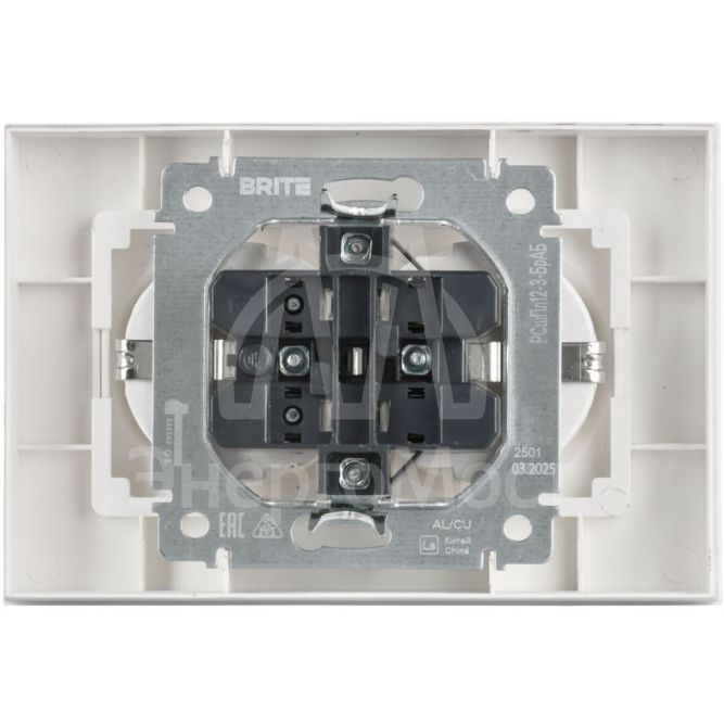 Розетка 2-м СП BRITE РСшПл12-3-БрАБ 16А в сборе с заземл. защ. шторки плоская арктич. бел. IEK BR-R28-16-K91-F