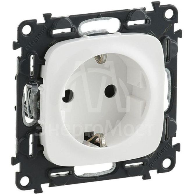Механизм розетки 1-м СП Valena Allure 16А IP20 250В 2К+З с лиц. панелью винт. зажимы бел. Leg 753724