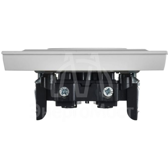 Розетка BRITE РСР10-1-0-БрАБ 10А в сборе без заземл. без защ. шторок арктич. бел. IEK BR-R10-10-K91-F