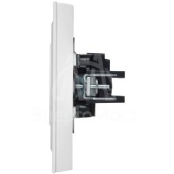 Розетка BRITE РСР10-1-0-БрАБ 10А в сборе без заземл. без защ. шторок арктич. бел. IEK BR-R10-10-K91-F