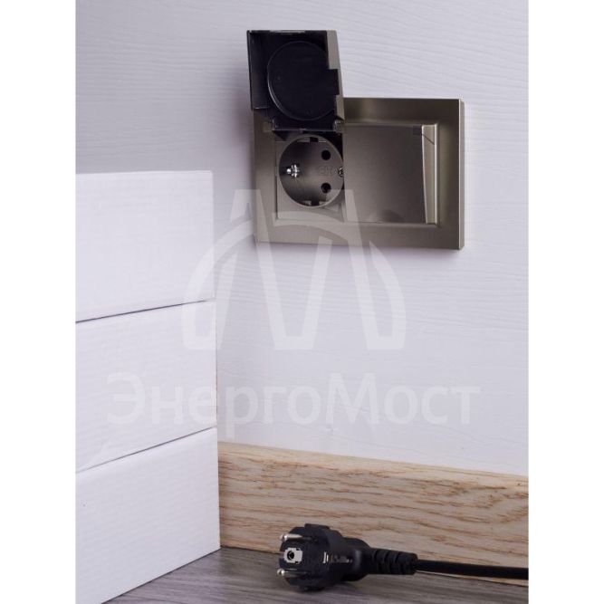 Розетка 2-м СП BRITE РСбш12-3-44-БрШ 16А в сборе IP44 с крышкой шампань IEK BR-R26-16-44-K37-F