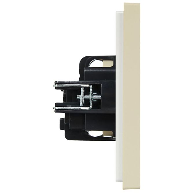 Розетка СП FORTE&amp;PIANO FP415 16А с заземл. защ. шторки винт. крепл. ваниль IEK FP-R14-16-K10