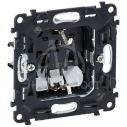 Механизм розетки 1-м СП Valena In&#039;matic 16А IP20 250В 2К+З защ. шторки безвинт. зажимы Leg 753030