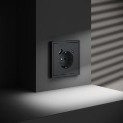 Розетка 1-м СП S70 16А с USB A+С с заземл. защ. шторки механизм графит Voltum VLS040507