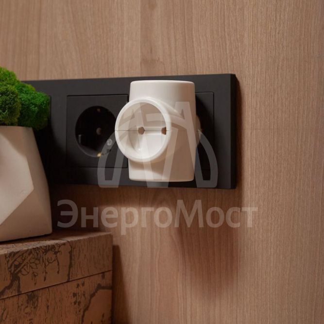 Разветвитель 3-м без заземл. 6-10А 220В Rexant 11-1081