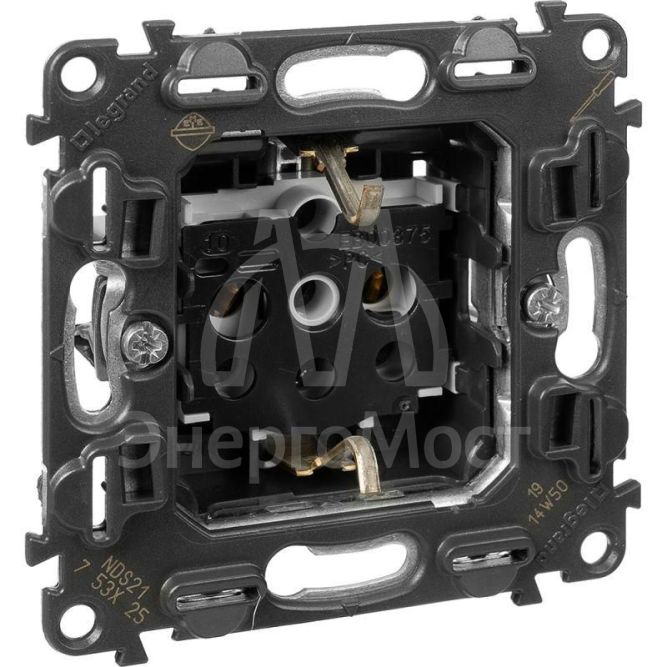 Механизм розетки 1-м СП Valena In&amp;#039;matic 16А IP20 250В 2К+З винт. зажимы Leg 753025