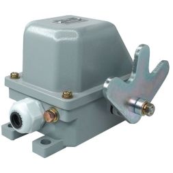 Выключатель концевой КУ-704 У1 W-образ. рычаг 10А IP54 2 эл. цепи Электротехник ET003120