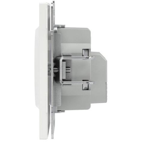 Розетка силовая KANT 2P+E без шторки бел. магнолия DKC 7000033