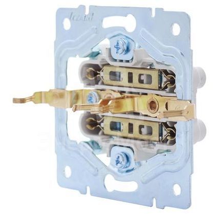 Розетка 2-м СП VESNA с заземл. со шторками ПБТ бел. LEZARD 742-0200-178B