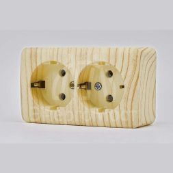 Розетка 2-м ОП VIOLA с заземл. беленый дуб LEZARD 751-5200-127