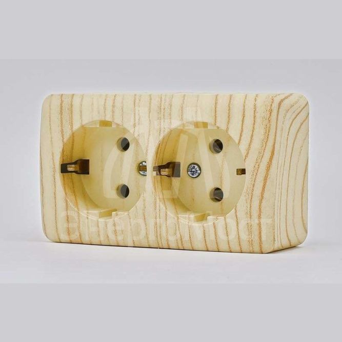 Розетка 2-м ОП VIOLA с заземл. беленый дуб LEZARD 751-5200-127