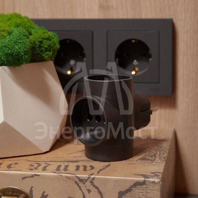 Разветвитель 3-м без заземл. 6-10А черн. Rexant 11-1076