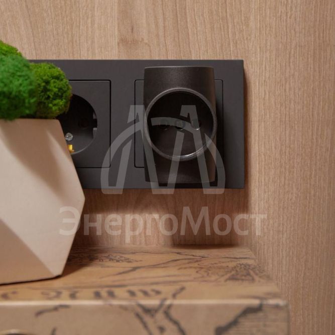 Разветвитель 3-м без заземл. 6-10А черн. Rexant 11-1076