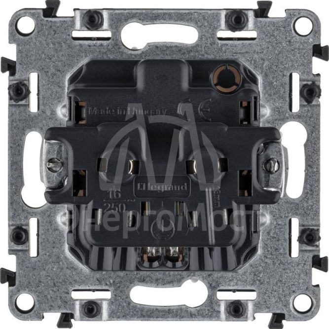 Механизм розетки 1-м СП Valena Allure 16А IP2X 250В 2К+З с лиц. панелью безвинт. зажимы бел. Leg 753721