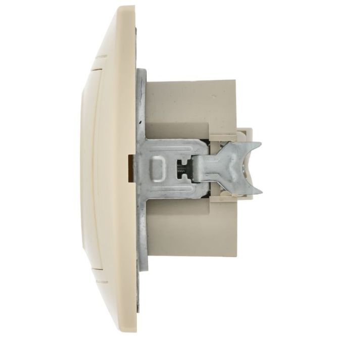 Розетка компьютерная 1-м СП Кварта РК10-ККм IP20 крем. IEK EKK10-K33-DM