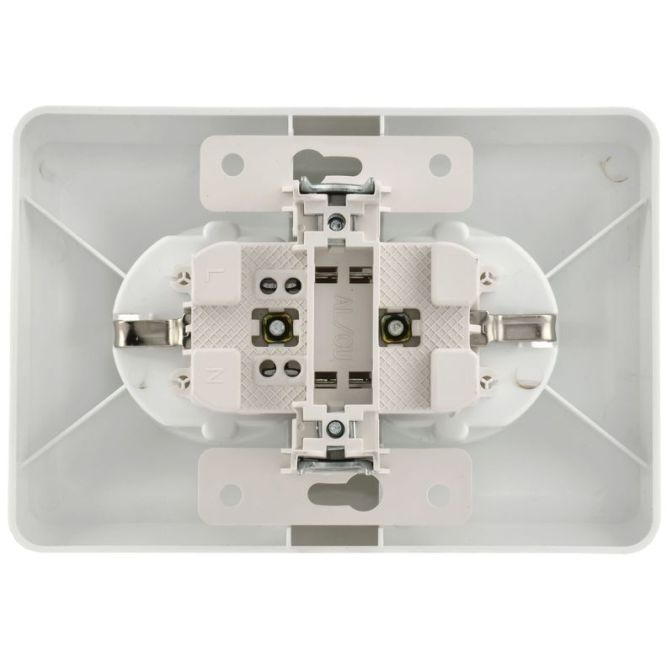 Розетка 2-м СП Вега РСш12-3-ВБ с заземл. контактом и защ. штор 16А бел. IEK ERV24-K01-16-DM