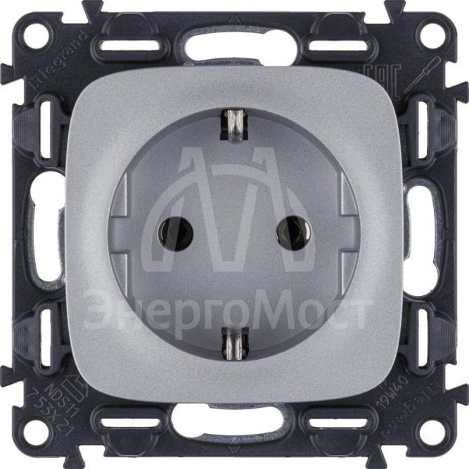 Механизм розетки 1-м СП Valena Allure 16А IP2X 250В 2К+З с лиц. панелью безвинт. зажимы алюм. Leg 753921