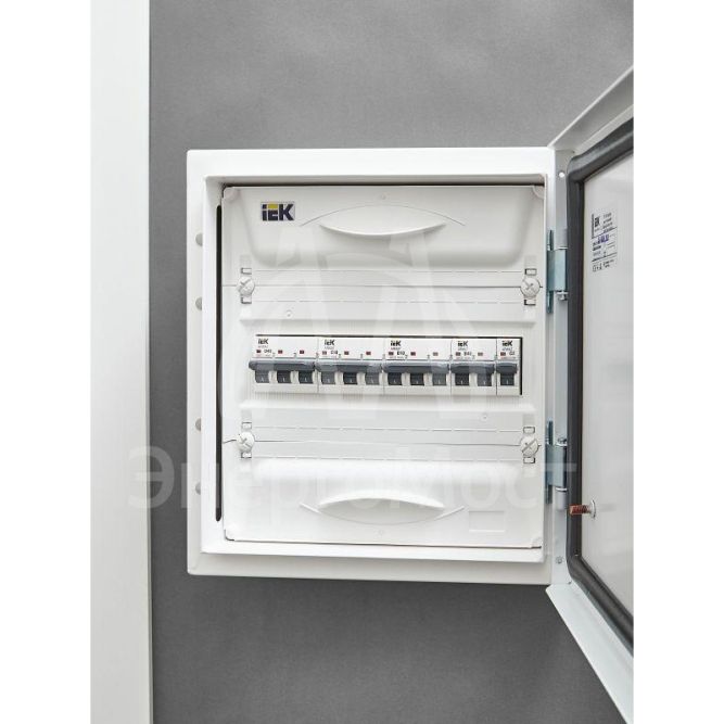 Выключатель автоматический 3п C 10А M06N ARMAT IEK AR-M06N-3-C010