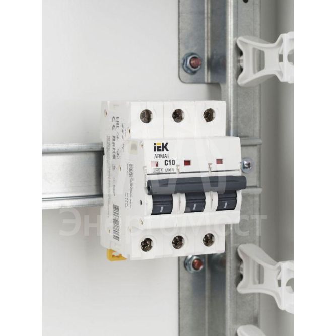 Выключатель автоматический 3п C 10А M06N ARMAT IEK AR-M06N-3-C010