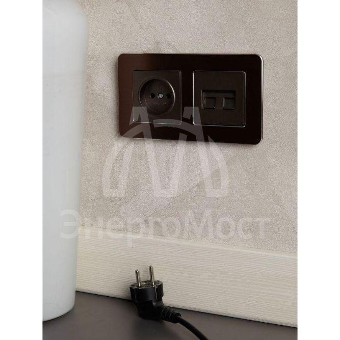 Розетка 1-м СП BRITE РС10-1-0-БрТБ 10А без заземл. без защ. шторок бронза IEK BR-R10-10-K45