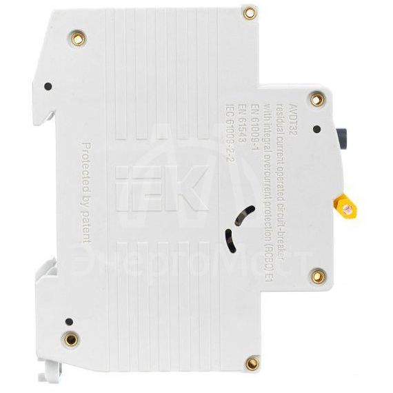 Выключатель автоматический дифференциального тока 2п (1P+N) C 20А 30мА тип A 6кА АВДТ-32 IEK MAD22-5-020-C-30