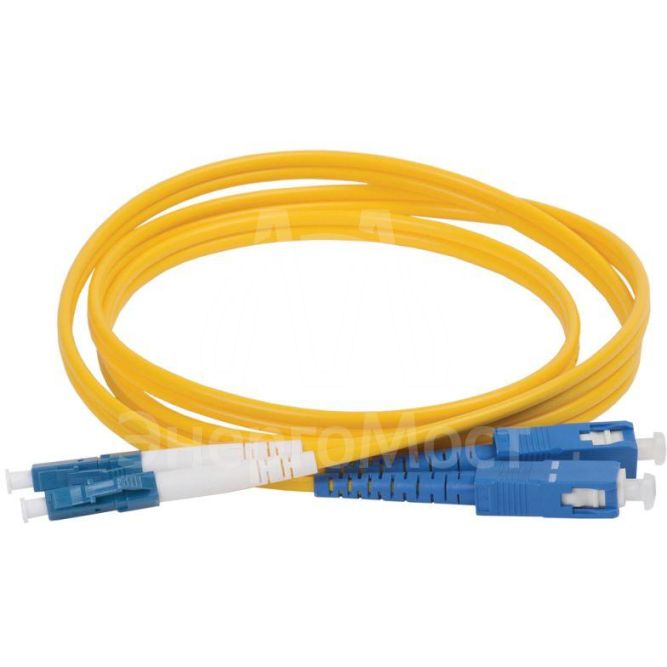 Патч-корд оптический коммутационный переходной для одномодового кабеля (SM); 9/125 (OS2); LC/UPC-SC/UPC; двойного исполнения (Duplex); LSZH (дл.1м) ITK FPC09-LCU-SCU-C2L-1M