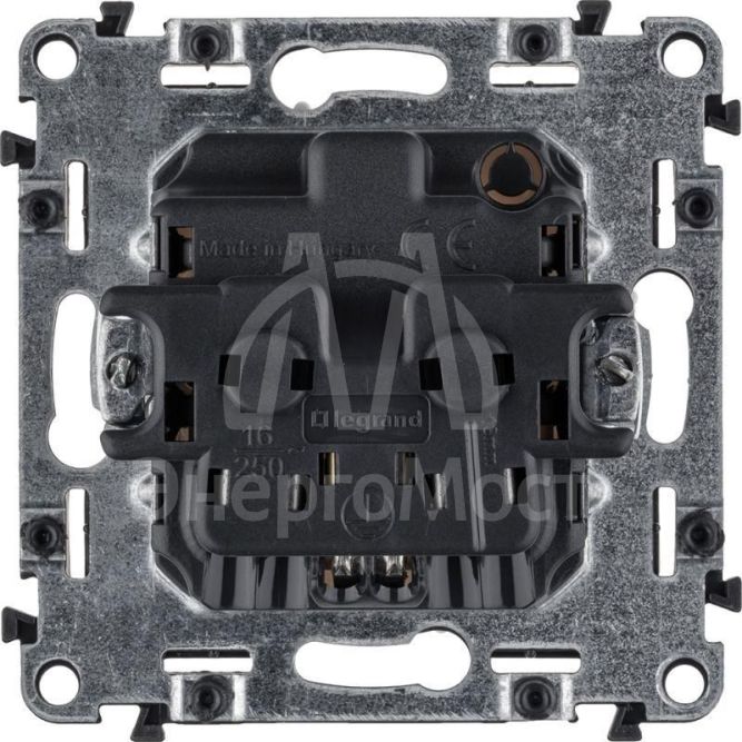 Механизм розетки 1-м СП Valena Allure 16А IP20 250В 2К+З с лиц. панелью защ. шторки безвинт. зажимы бел. Leg 753720