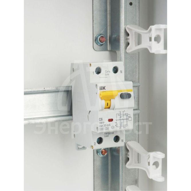 Выключатель автоматический дифференциального тока 2п (1P+N) C 6А 30мА тип A 6кА АВДТ-32 IEK MAD22-5-006-C-30