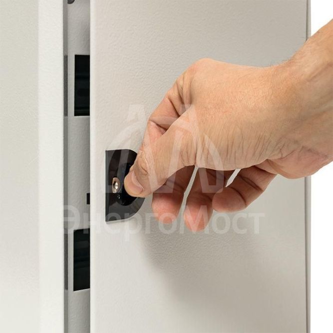 Щит ЩРН-18 (з) IP31 пласт. замок EKF mb21-18n