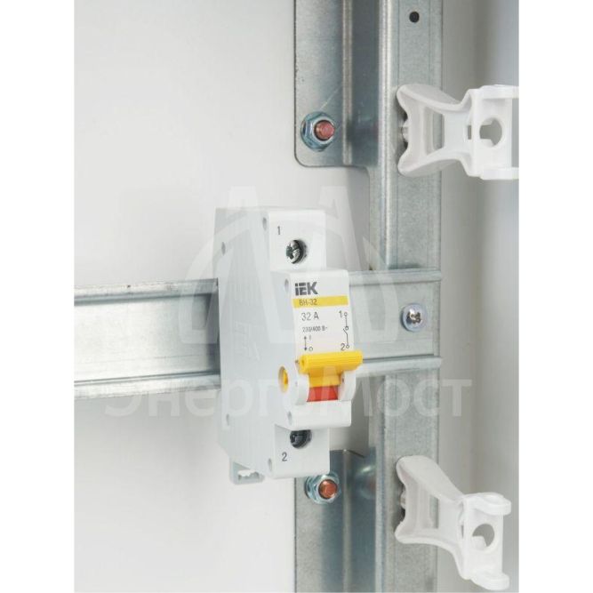 Выключатель нагрузки ВН-32 32А/1П IEK MNV10-1-032