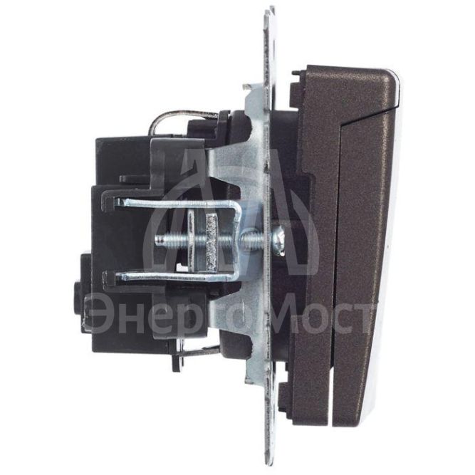 Розетка BRITE РСбш10-3-БрТБ 16А IP20 с заземл. защ. шторки с крышкой бронза IEK BR-R16-16-K45