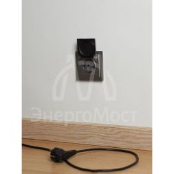 Розетка BRITE РСбш10-3-44-БрС 16А IP44 с заземл. защ. шторки с крышкой сталь IEK BR-R16-16-44-K46