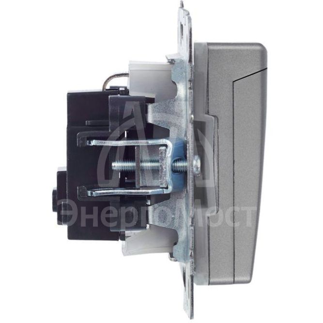 Розетка BRITE РСбш10-3-44-БрС 16А IP44 с заземл. защ. шторки с крышкой сталь IEK BR-R16-16-44-K46