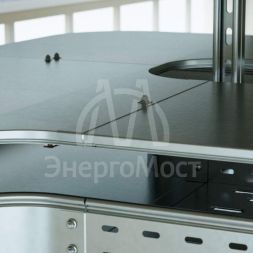 Крышка для лотка осн.300 L3000 сталь 0.6мм с заземл. оцинк. DKC 35525