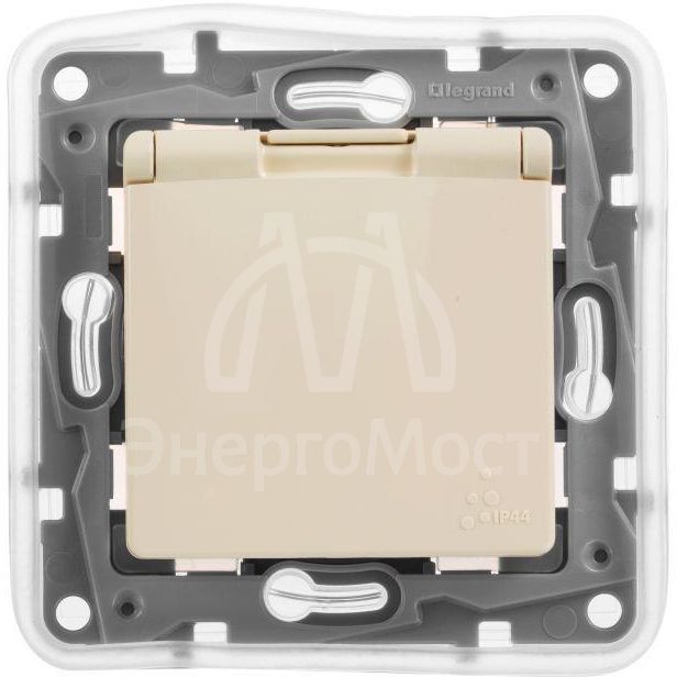 Механизм розетки 1-м СП Etika 2К+З 16А IP44 защ. шторки с заземл. с защ. крышкой безвинт. зажимы сл. кость Leg 672332