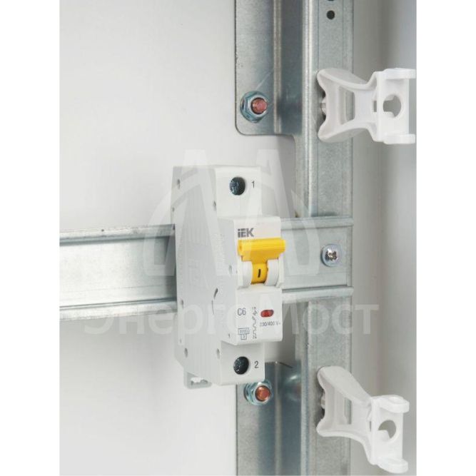 Выключатель автоматический модульный 1п C 6А 6кА ВА47-60M IEK MVA31-1-006-C