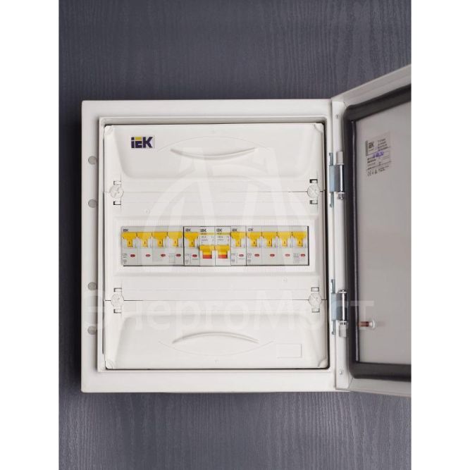Выключатель автоматический модульный 1п C 10А 6кА ВА47-60M IEK MVA31-1-010-C