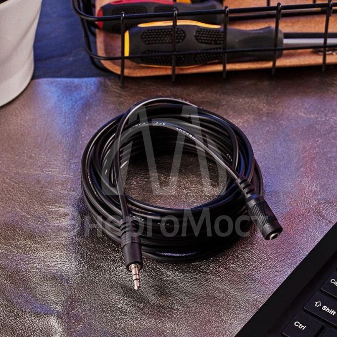 Шнур 3.5мм гнездо стерео-3.5мм штекер стерео 5м Rexant 17-4006