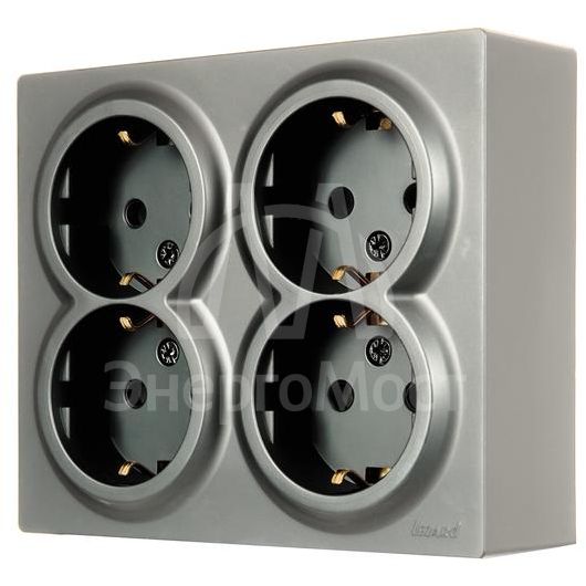 Розетка 4-мест. с заземл. LETO закрытый корпус ПБТ платина LEZARD 752-3500-127BDP