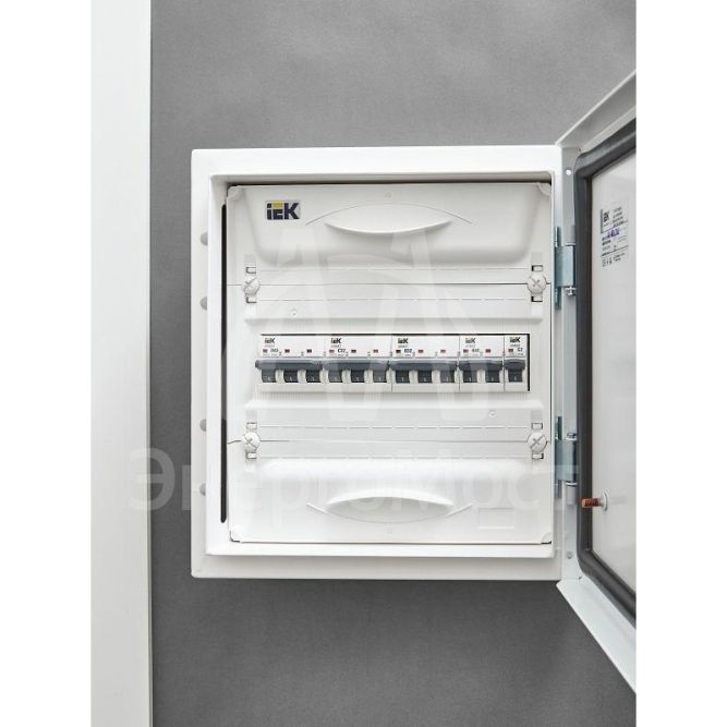 Выключатель автоматический 3п C 32А M10N ARMAT IEK AR-M10N-3-C032