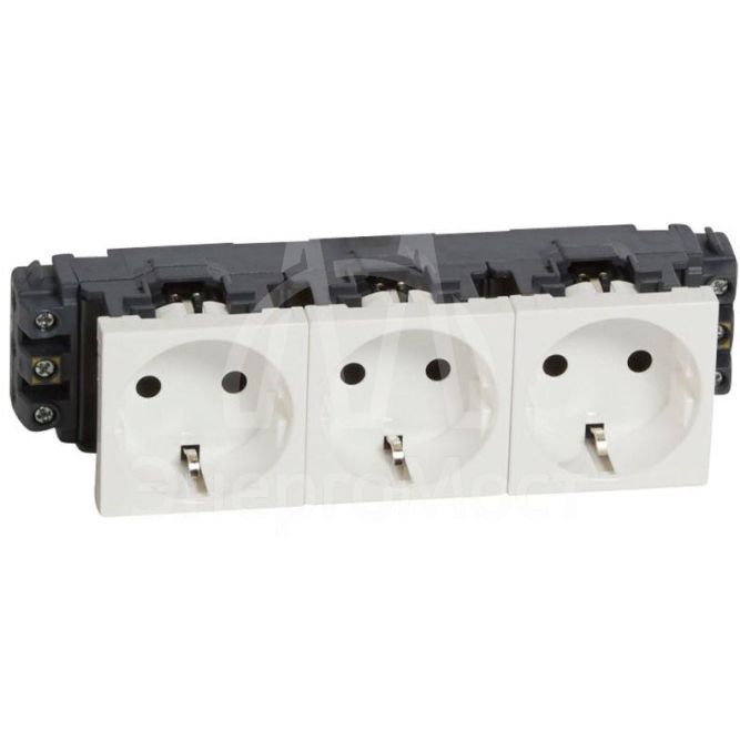 Механизм розетки 3-м СП Mosaic New 6мод. 2К+З нем. станд. защ. шторки бел. Leg 077603