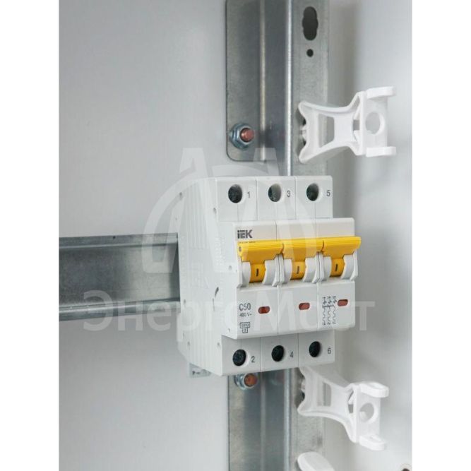 Выключатель автоматический модульный 3п C 50А 6кА ВА47-60M IEK MVA31-3-050-C