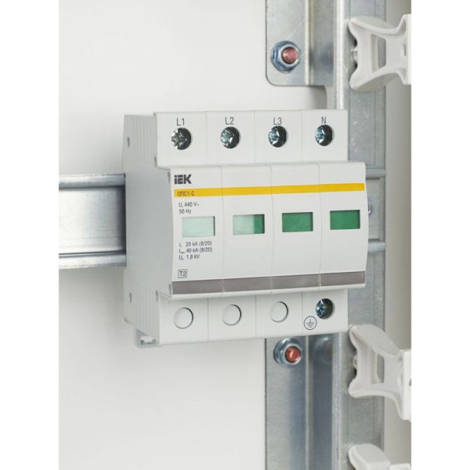 Ограничитель перенапряжения ОПС1-C 4P IEK MOP20-4-C