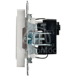 Розетка BRITE РС14-1-0-БрБ 16А с заземл. защ. шторки бел. IEK BR-R14-16-K01