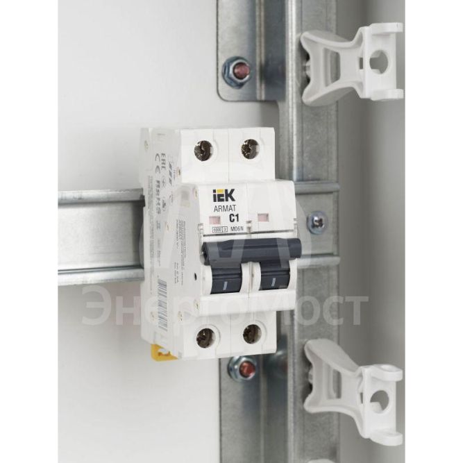 Выключатель автоматический модульный 2п C 1А M06N ARMAT IEK AR-M06N-2-C001