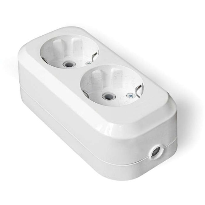 Колодка удлинителя 2-м с заземл. IONICH 1520