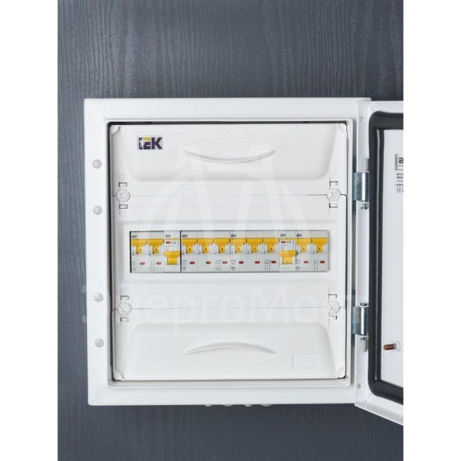 Выключатель автоматический модульный 3п C 16А 6кА ВА47-60M IEK MVA31-3-016-C